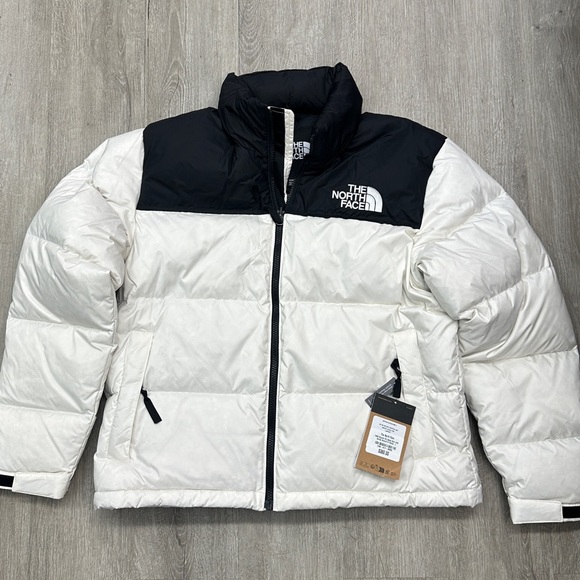The North Face  Women’s 1996 Retro Nuptse Jacket - Picture 7 of 11